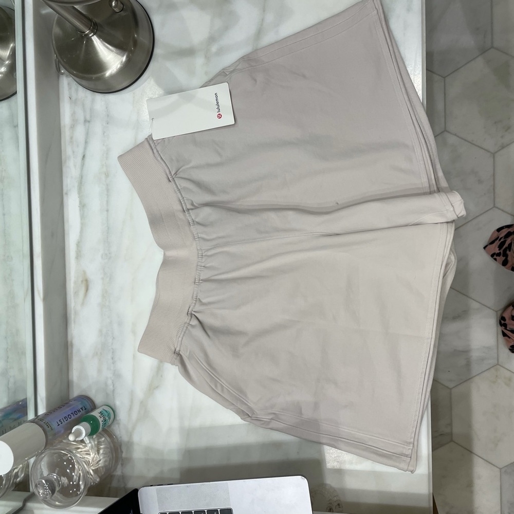 Lululemon French Terry HR shorts long NWT